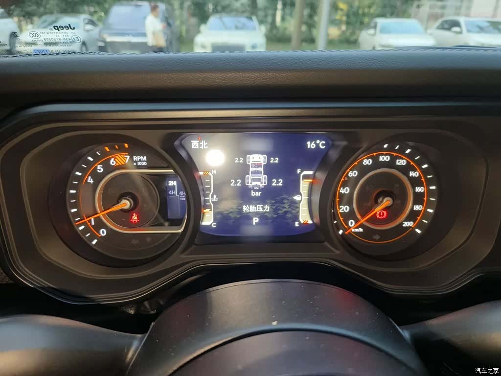 Jeep Wrangler, 2024 4