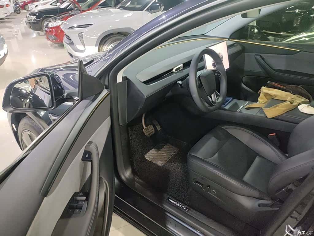 Tesla Model Y, 2025 16