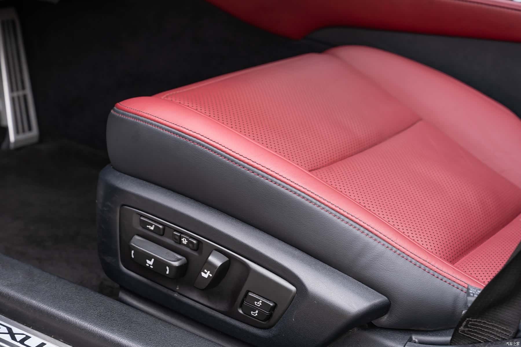 Lexus GS, 2019 19