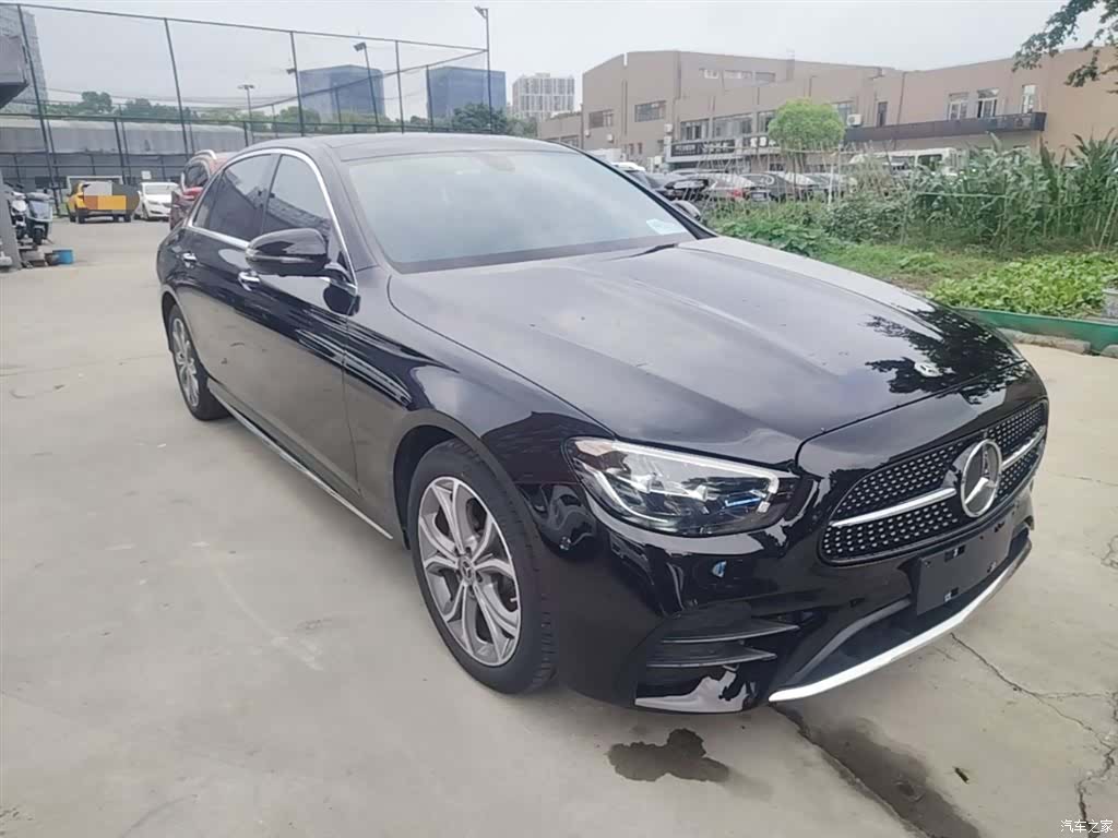Mercedes-Benz E-Class, 2022 4