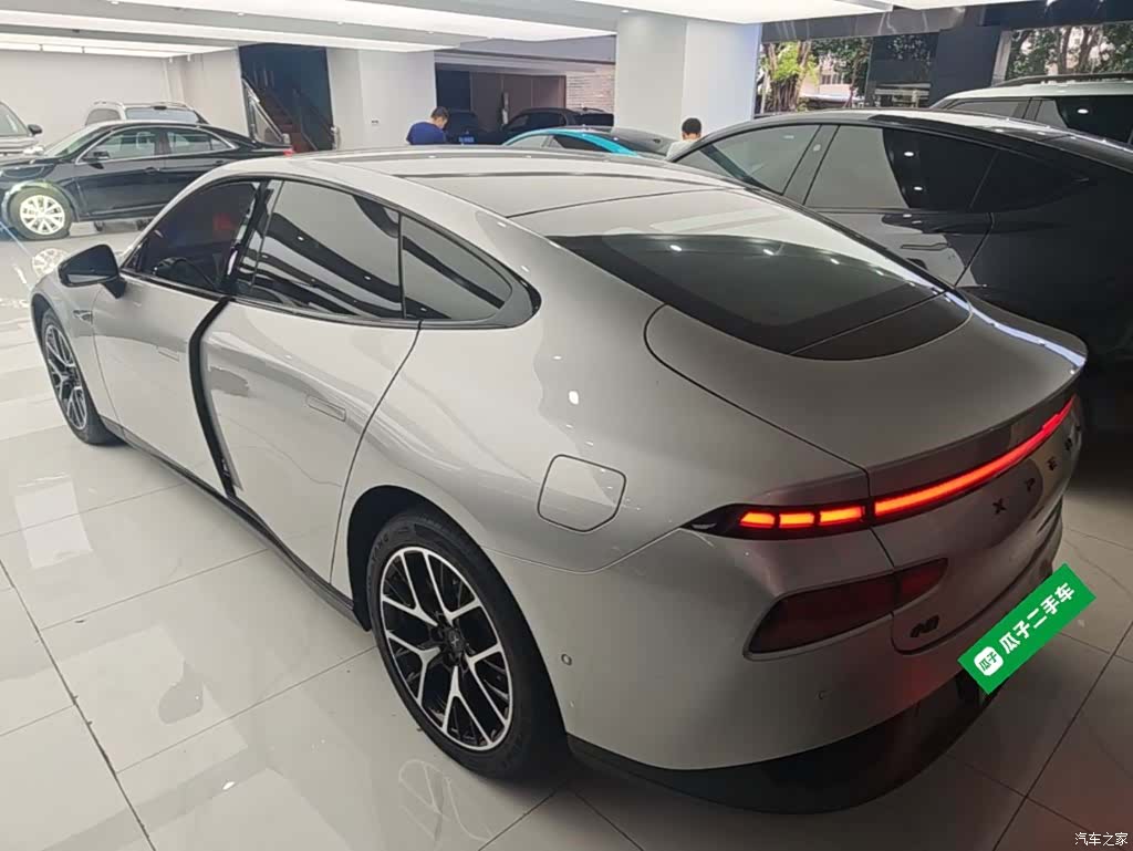 Xpeng P7, 2023 все фото