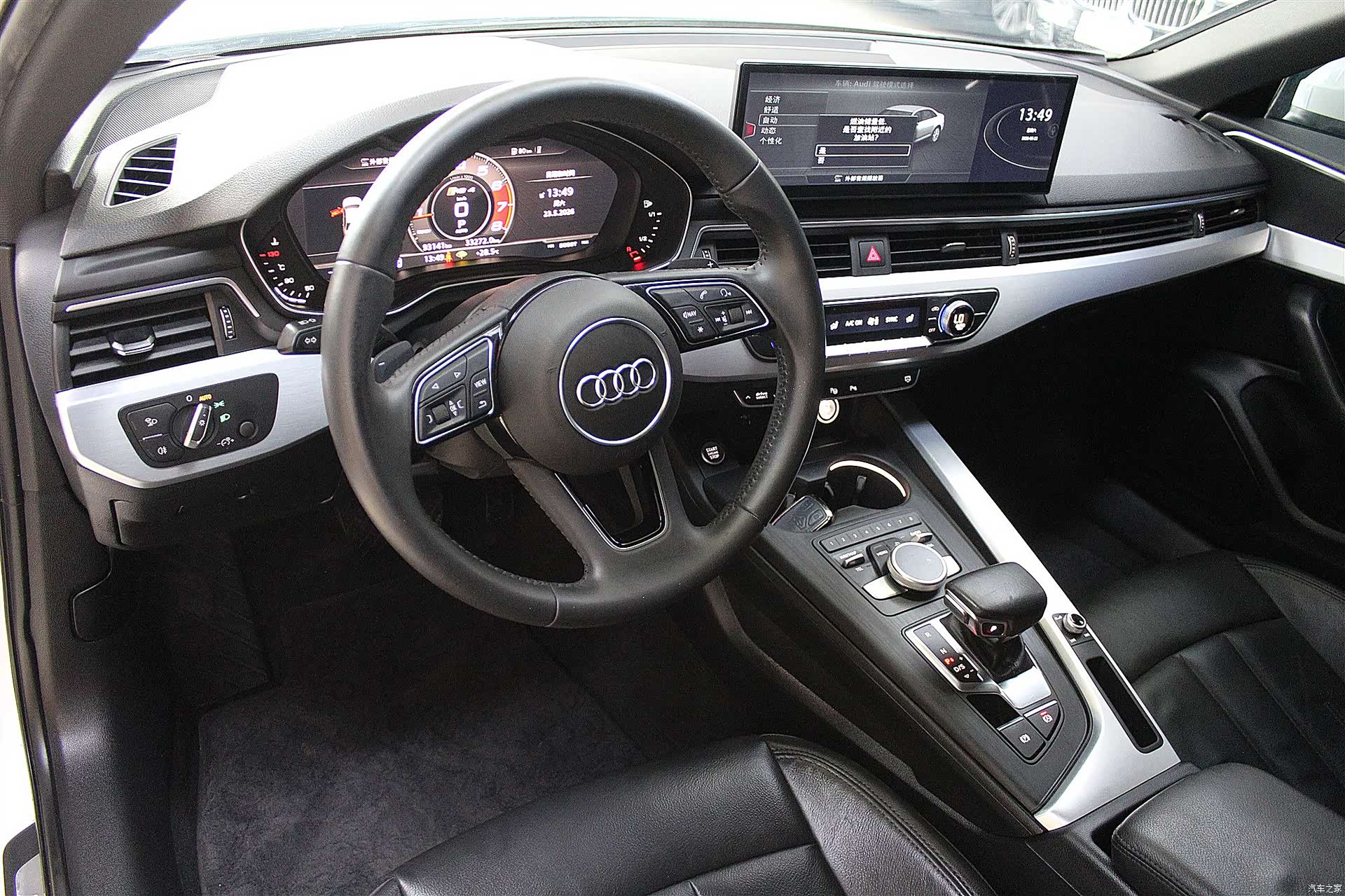 Audi A4L, 2019 все фото