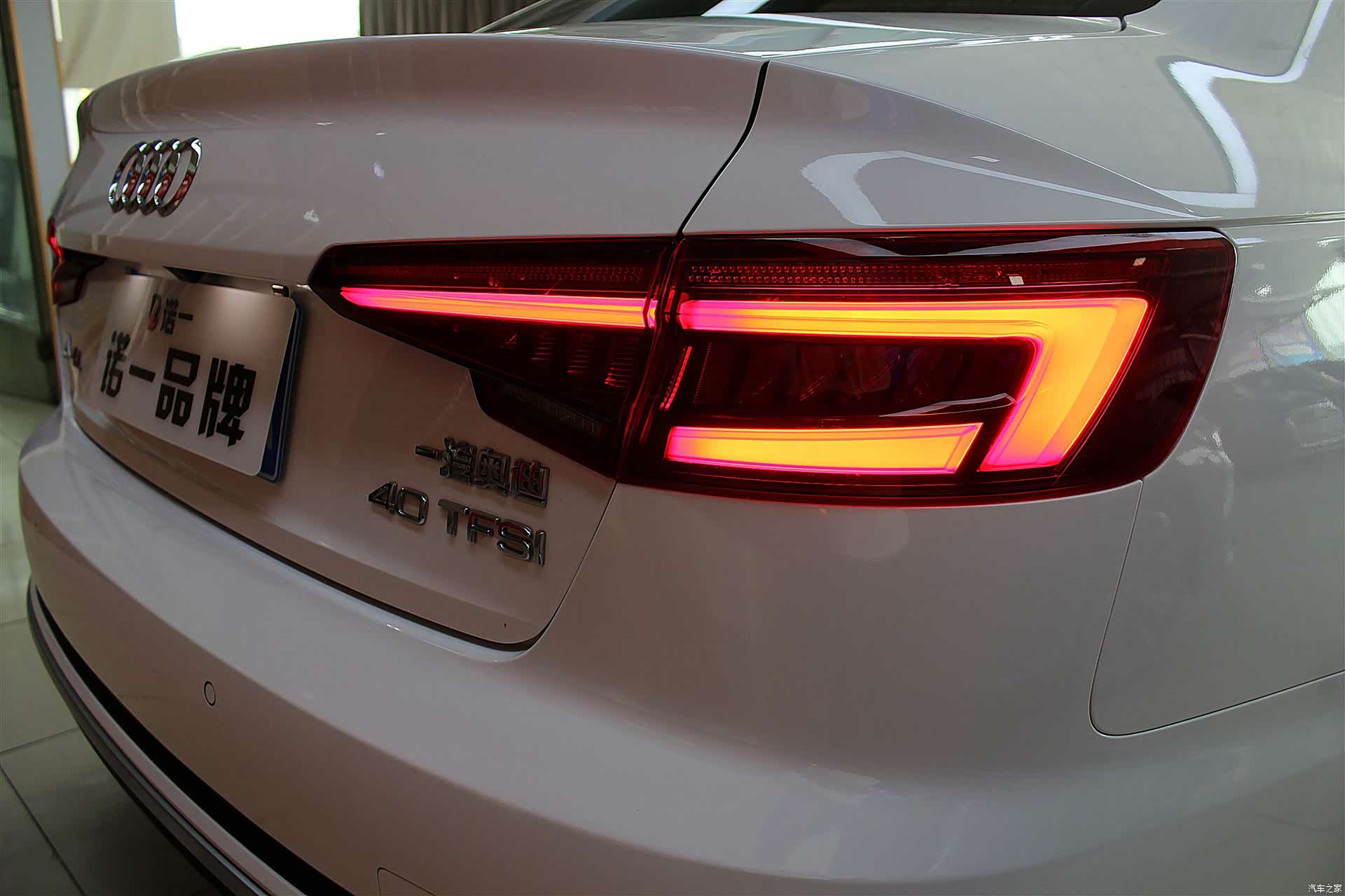 Audi A4L, 2019 17