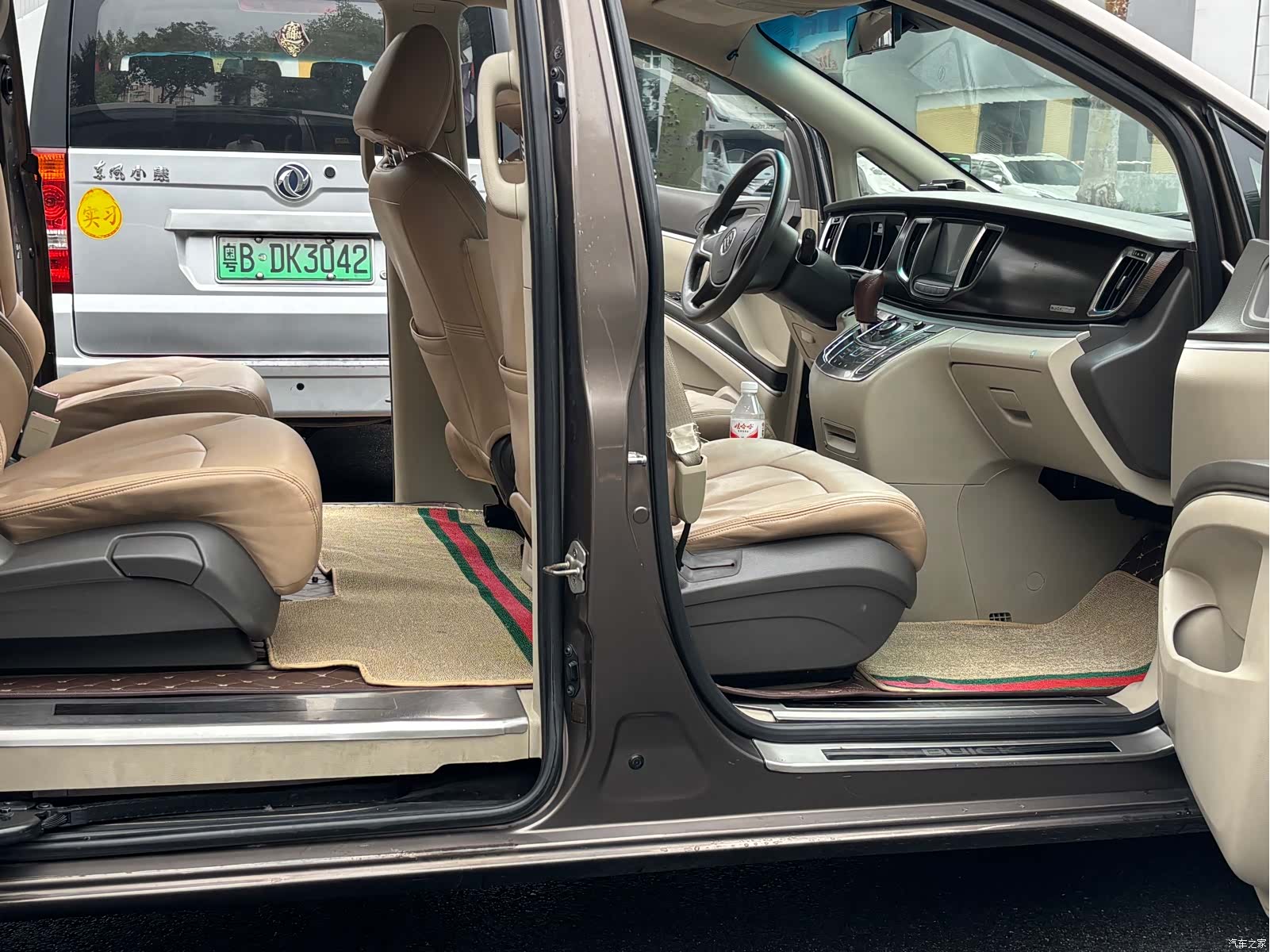 Buick GL8, 2012 7