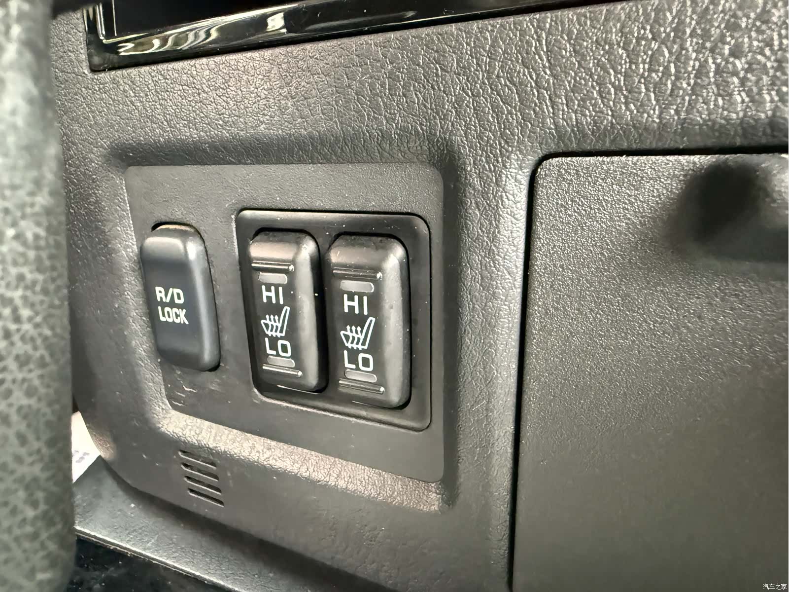 Mitsubishi Pajero, 2019 14