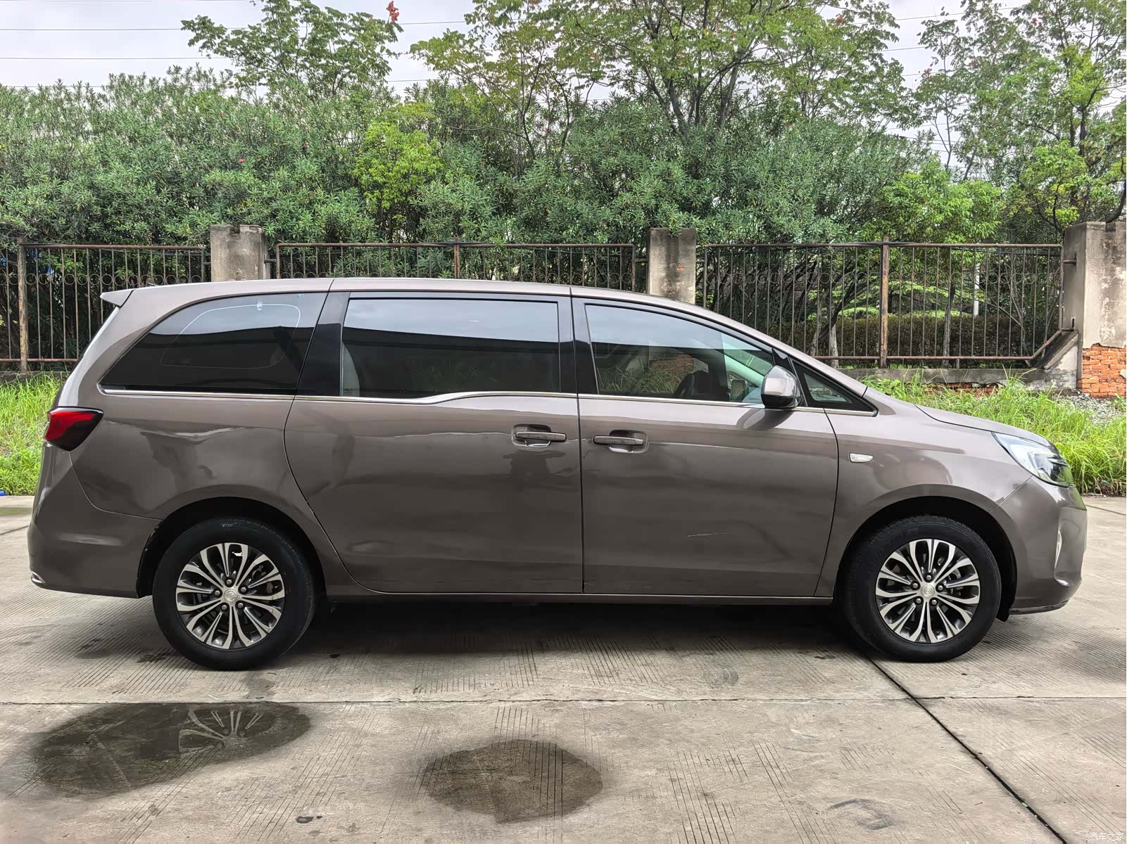 Buick GL8, 2022 4