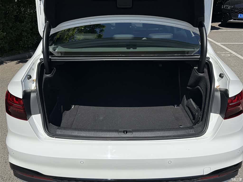 Audi A4L, 2023 10