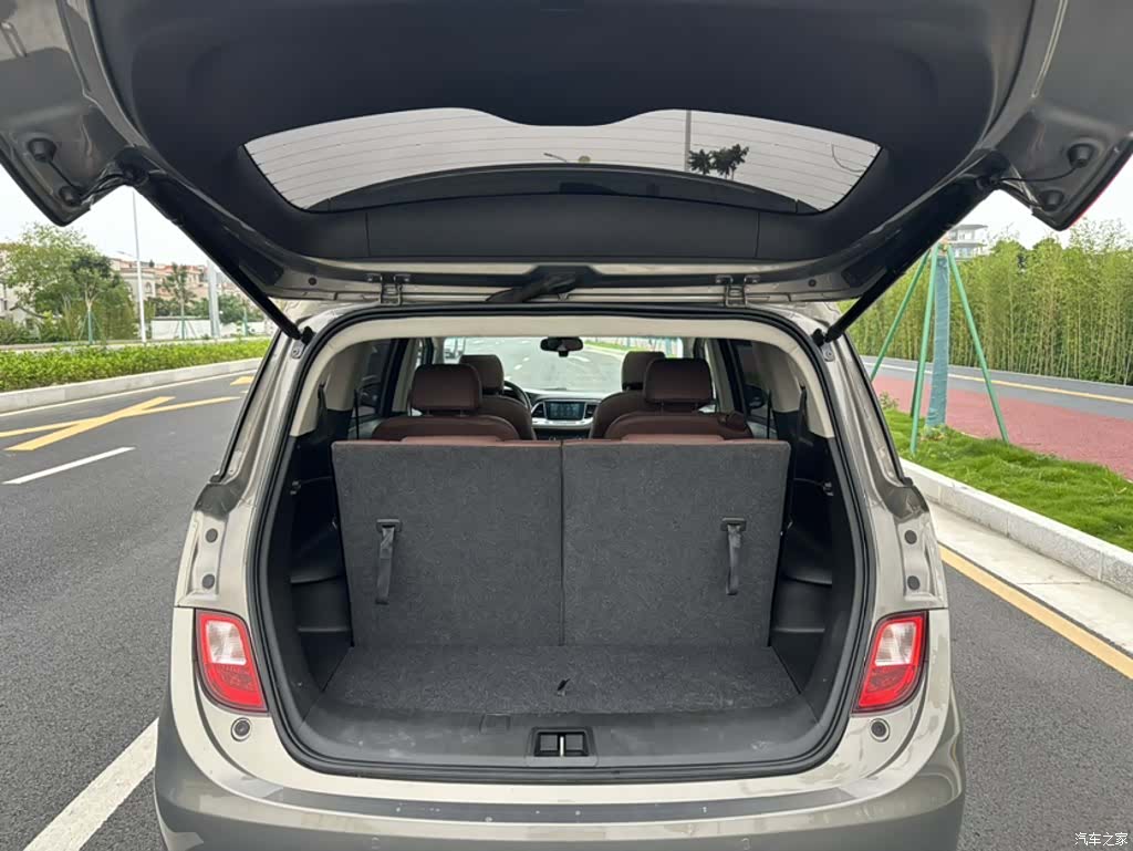 Buick GL6, 2018 17