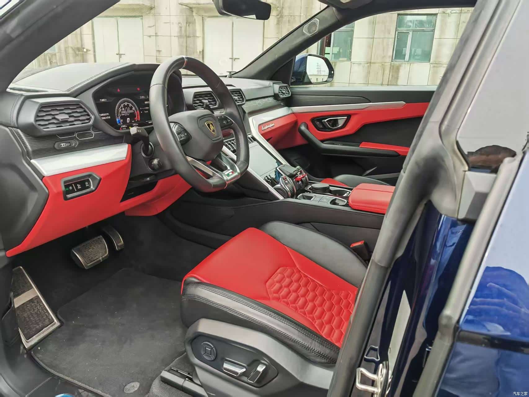 Lamborghini Urus, 2019 4