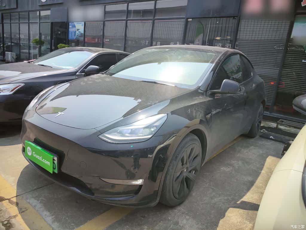 Tesla Model Y, 2022 2