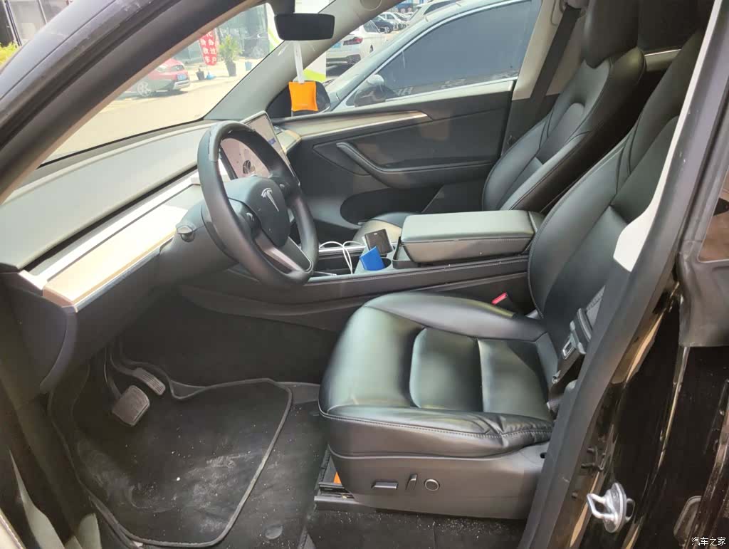 Tesla Model Y, 2022 11