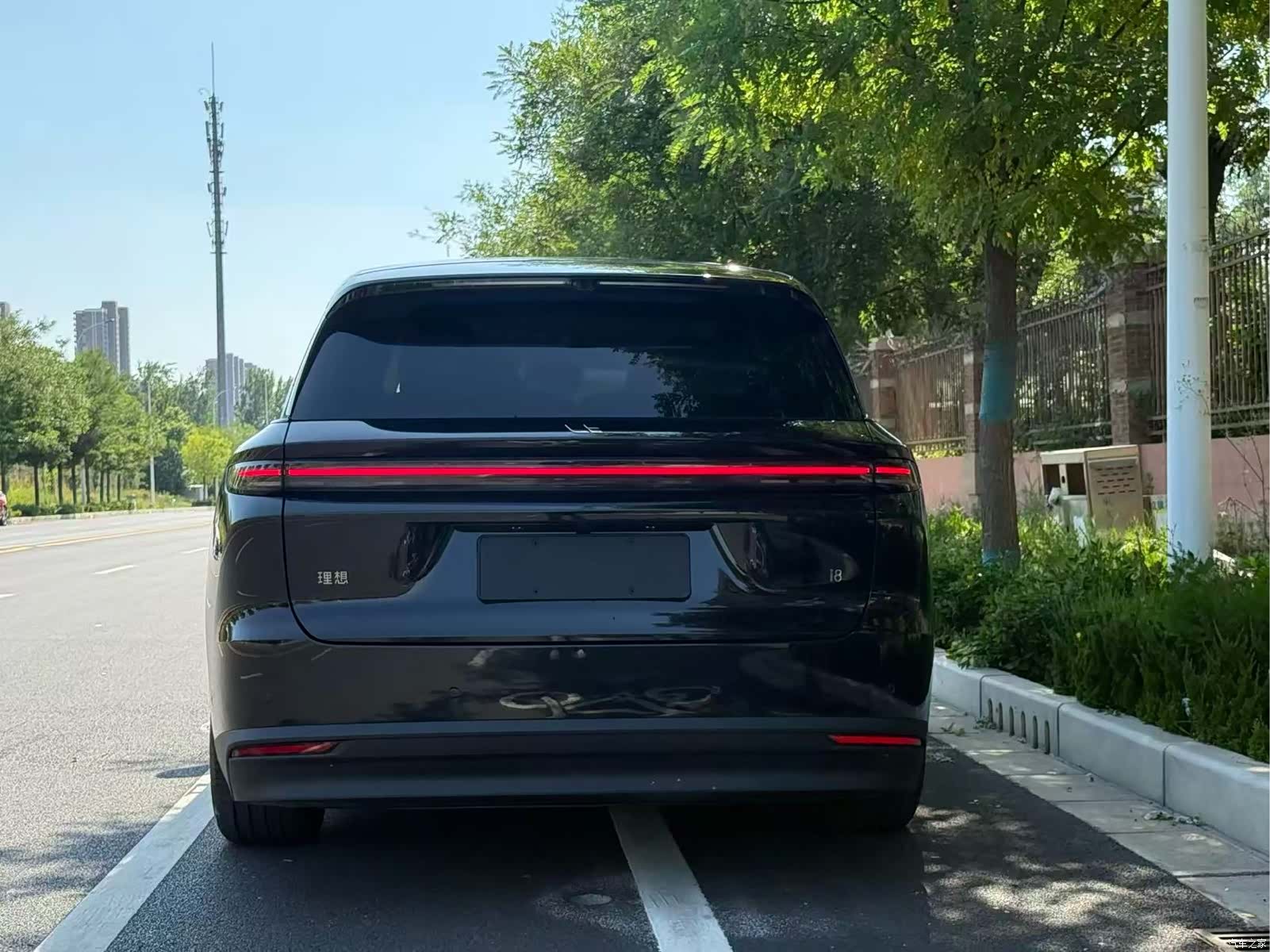 Li Auto i8, 2026 25