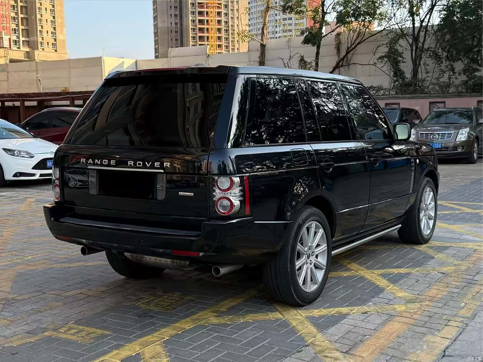 Land Rover Range Rover, 2011 11