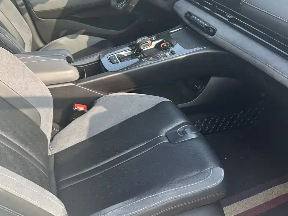 Trumpchi Shadow Leopard