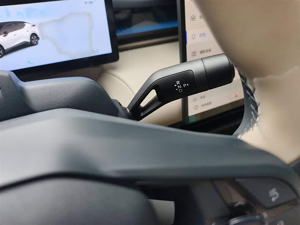 Lynk & Co Z20 Lynk & Co Z20