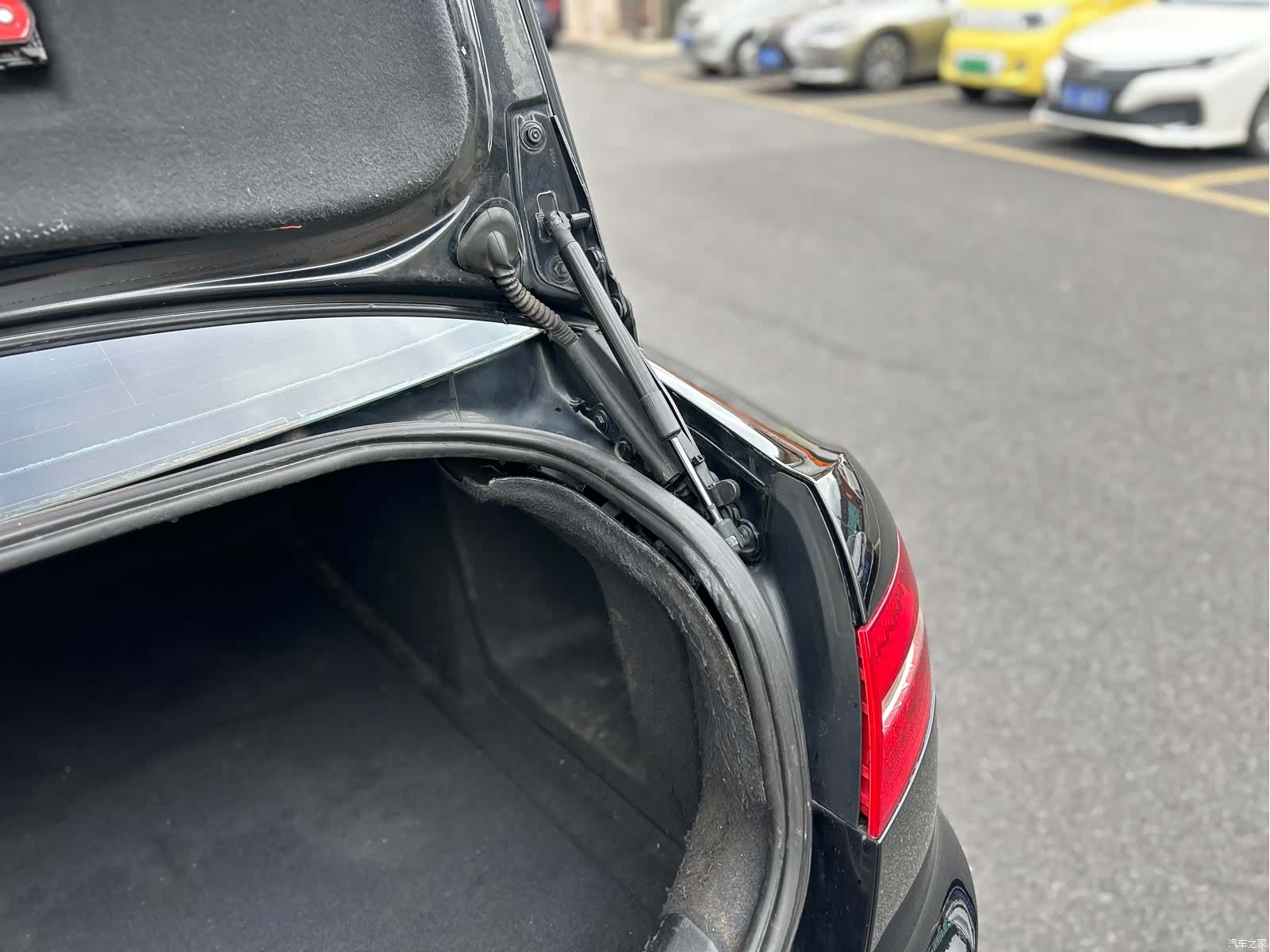 Audi A6L, 2010 43