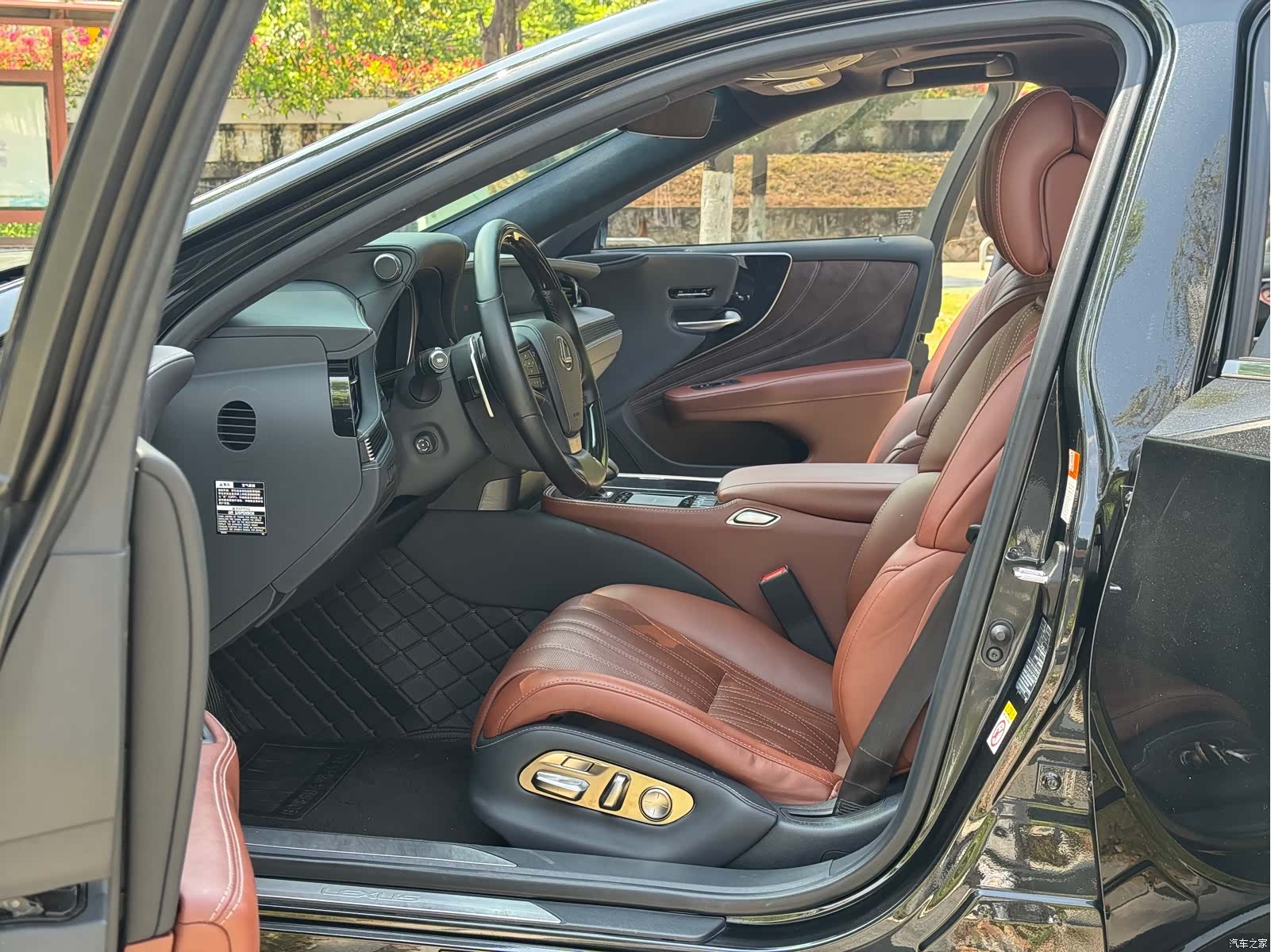 Lexus LS, 2019 все фото