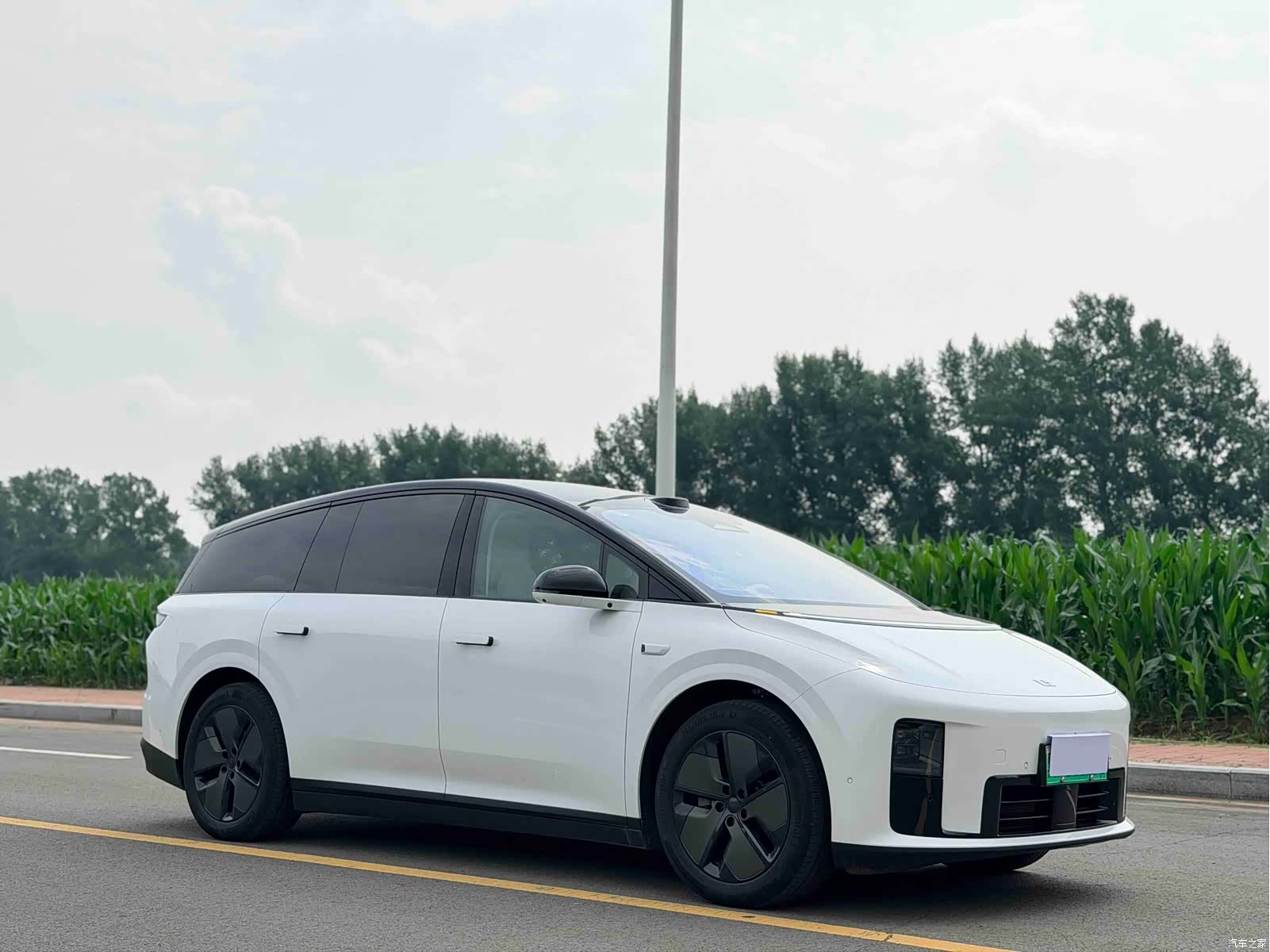Li Auto i8, 2025 3