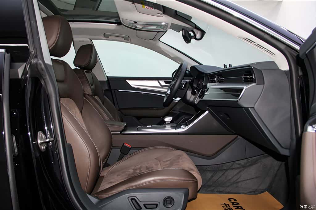 Audi A7L, 2024 19
