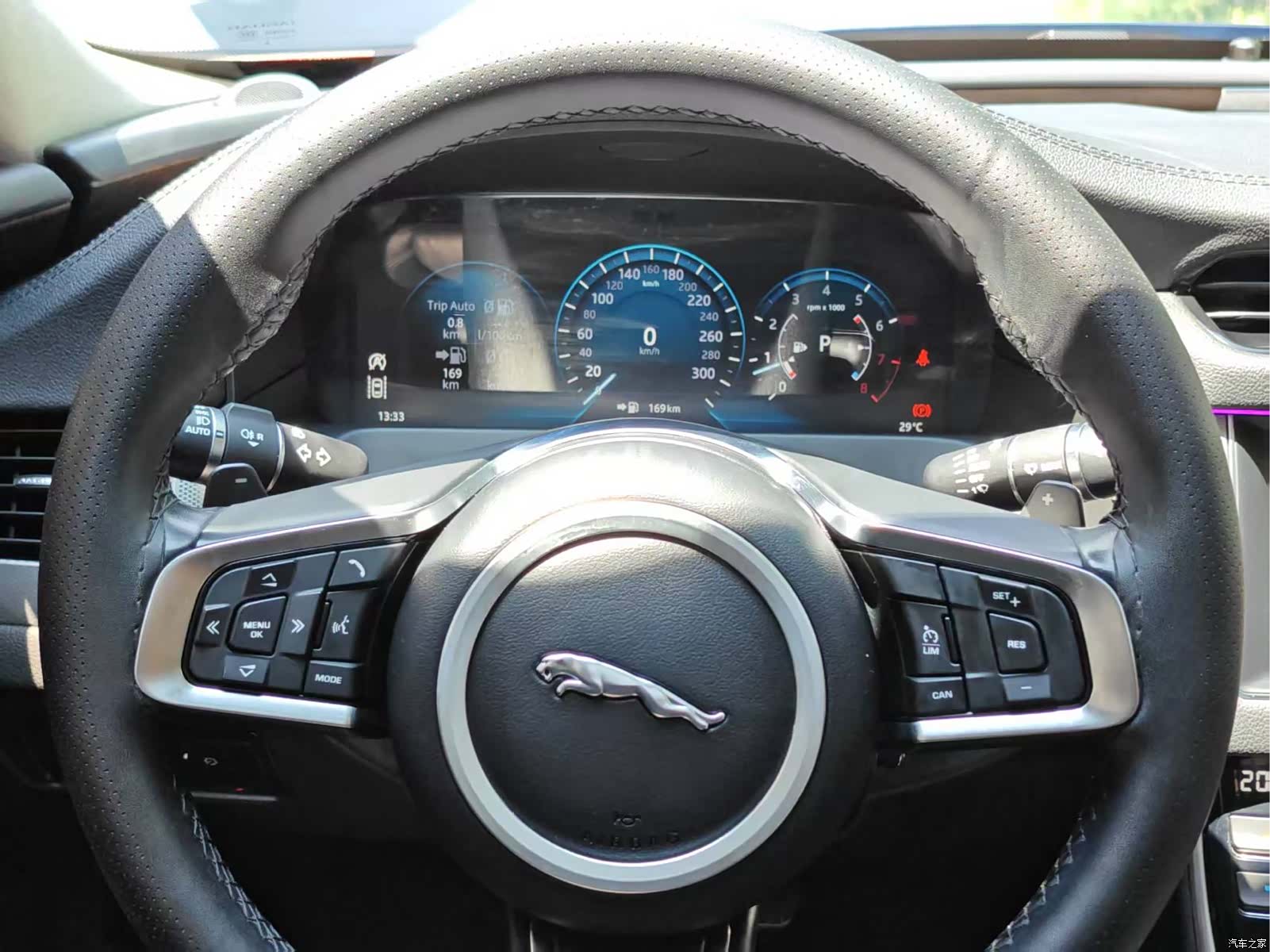 Land Rover XFL, 2018 9