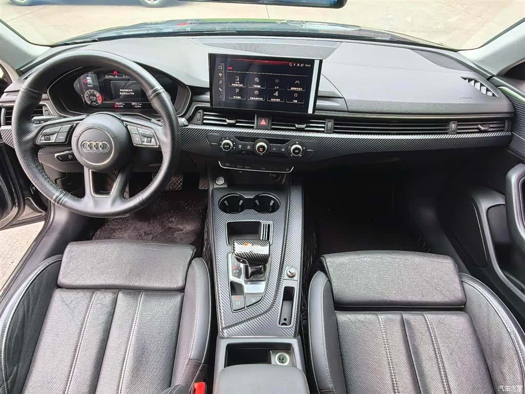 Audi A4L, 2021 все фото