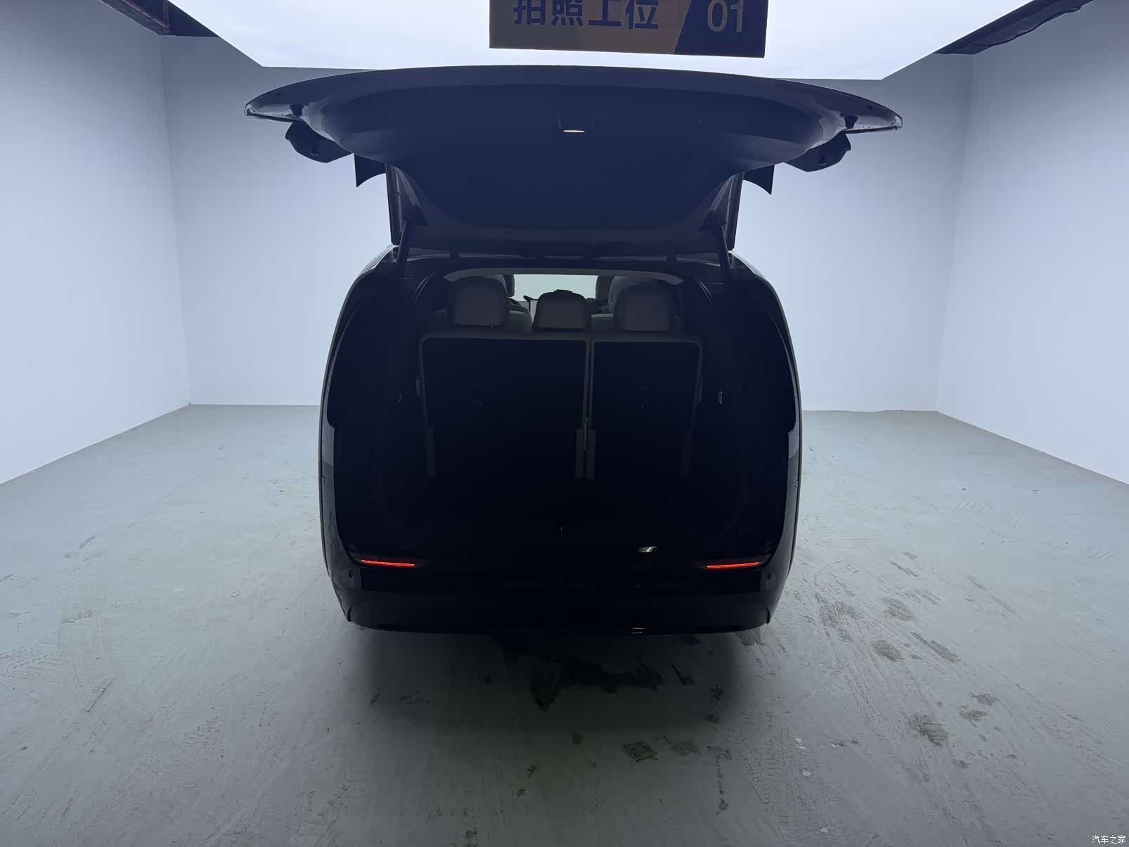 Li Auto MEGA, 2025 10