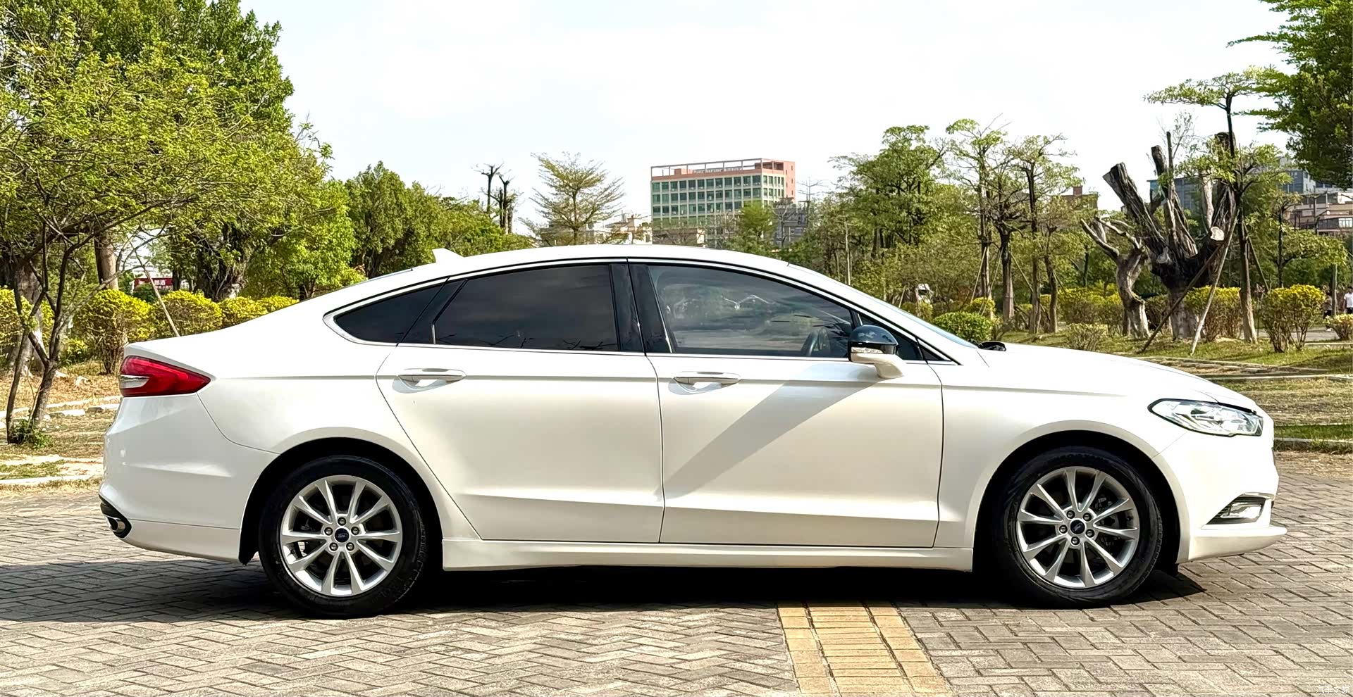 Ford Mondeo, 2017 8