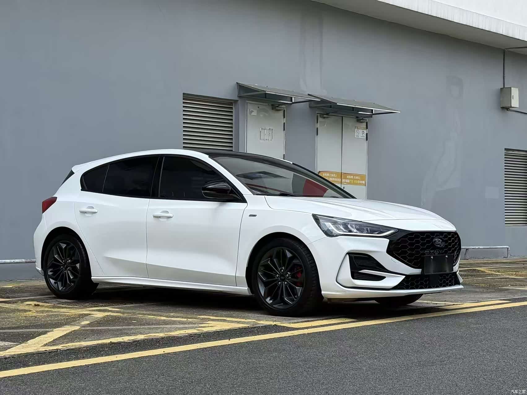 Ford Focus, 2023 3