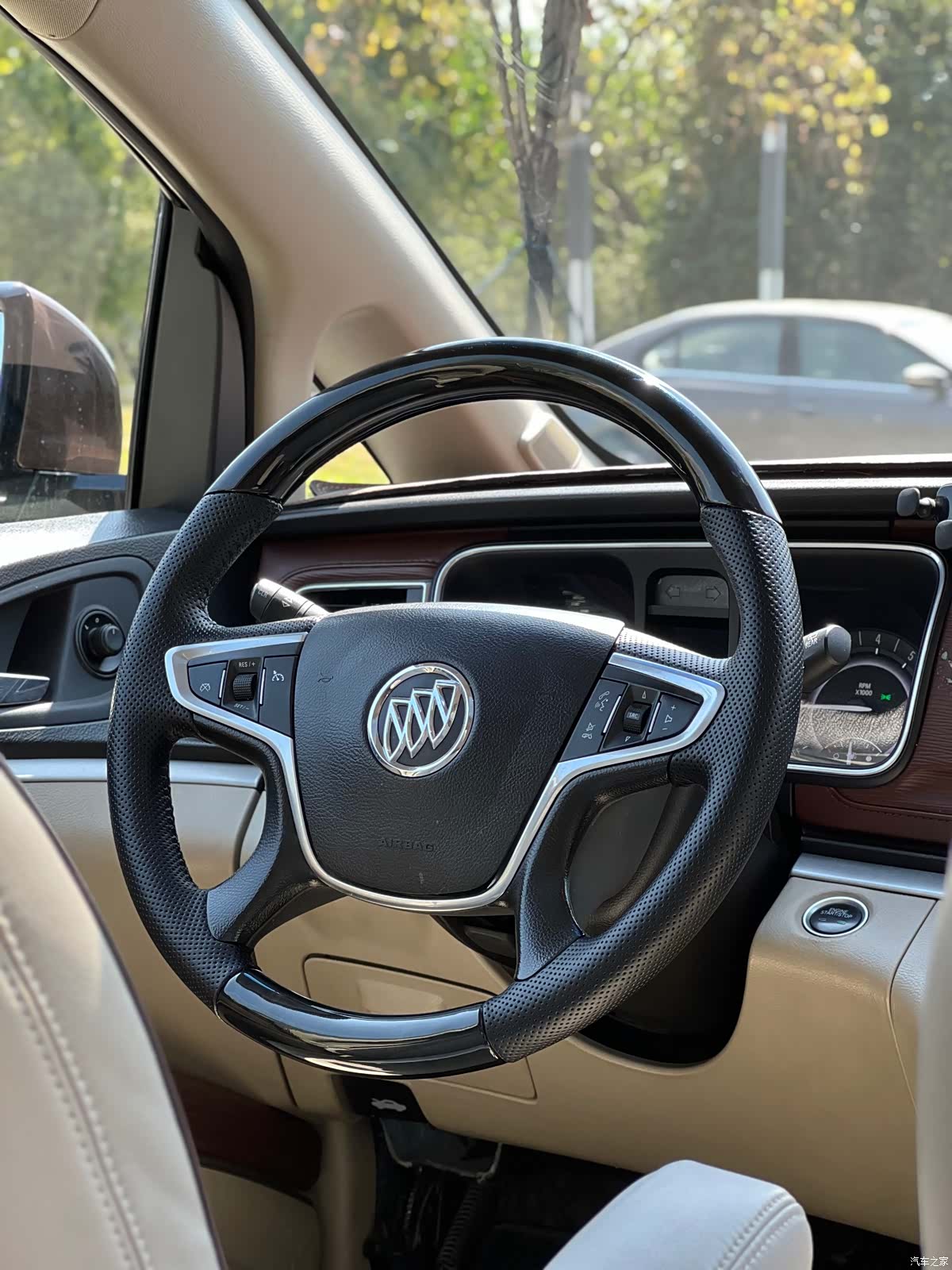 Buick GL8, 2019 13