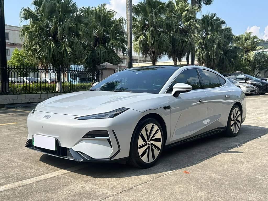 Geely Galaxy E8