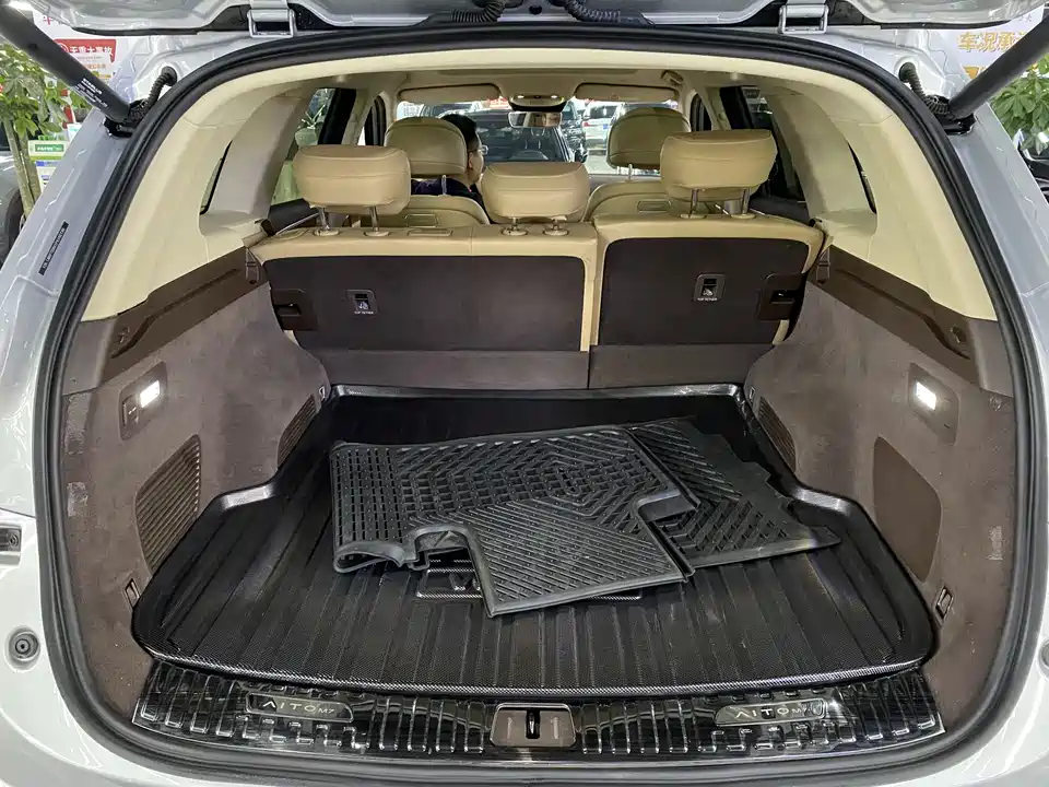 AITO Ask the world M7