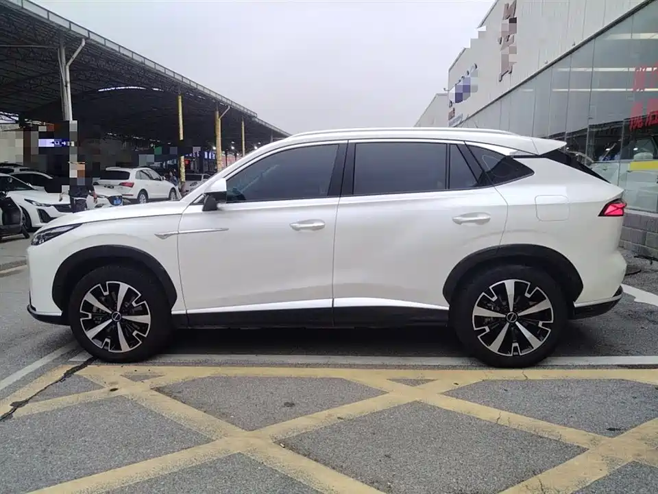 Roewe D5X DMH