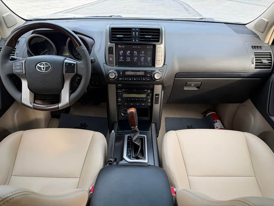 Toyota Prado 2013, фото 9