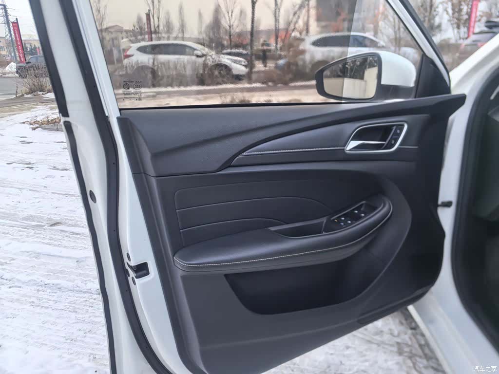 Roewe Ei5, 2019 18