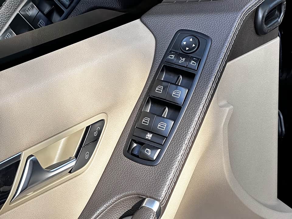 Mercedes-Benz R-class