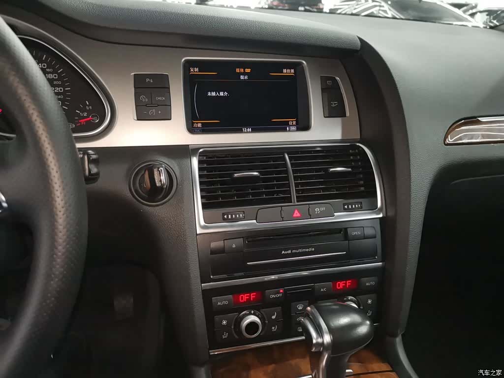 Audi Q7, 2015 10