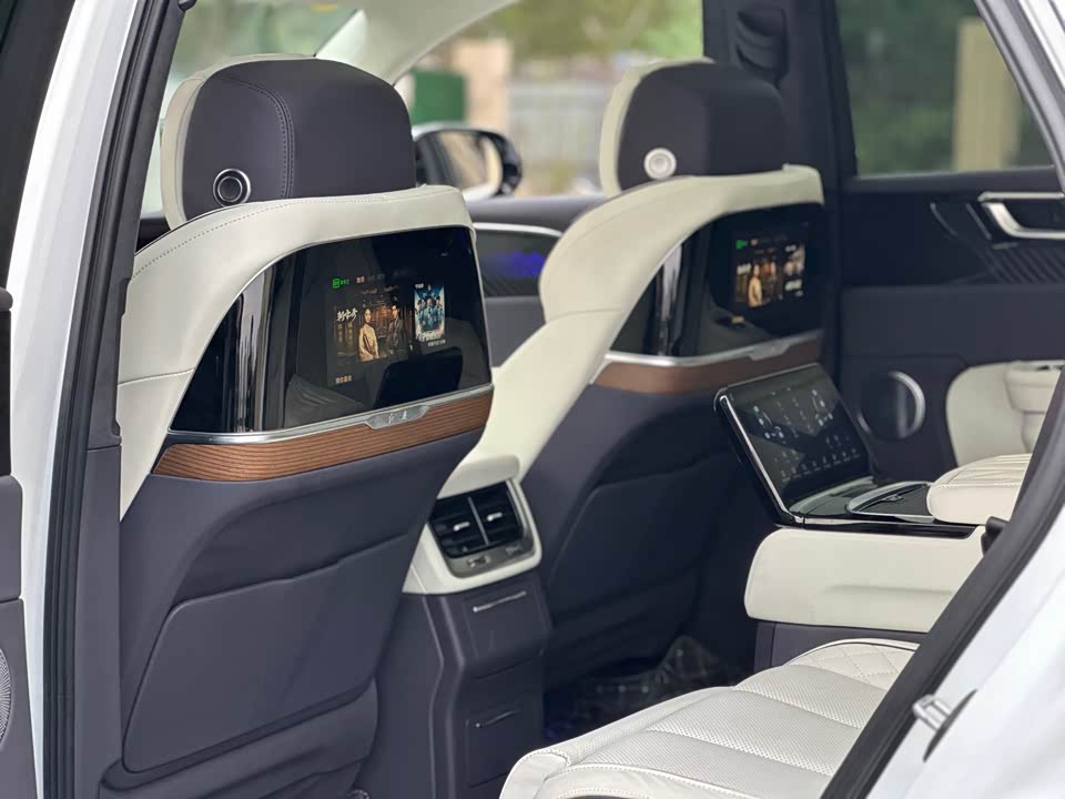 Hongqi E-HS9