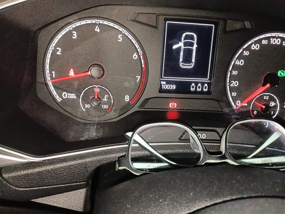 Volkswagen T-ROC exploring Songs