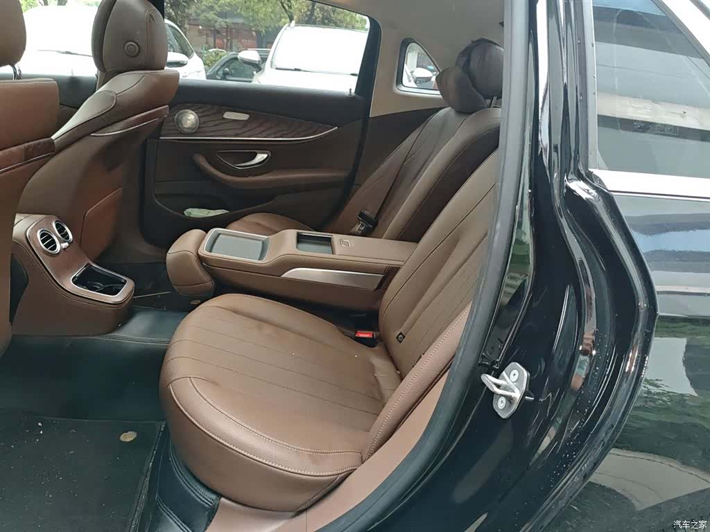 Mercedes-Benz E-Class, 2022 10