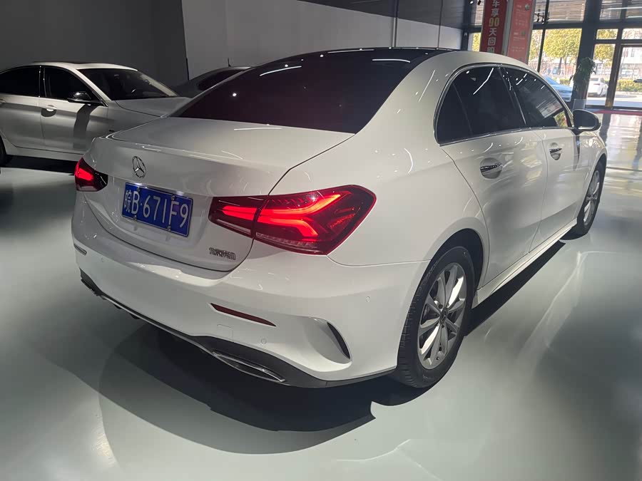 Mercedes-Benz A-Class 2022, фото 5