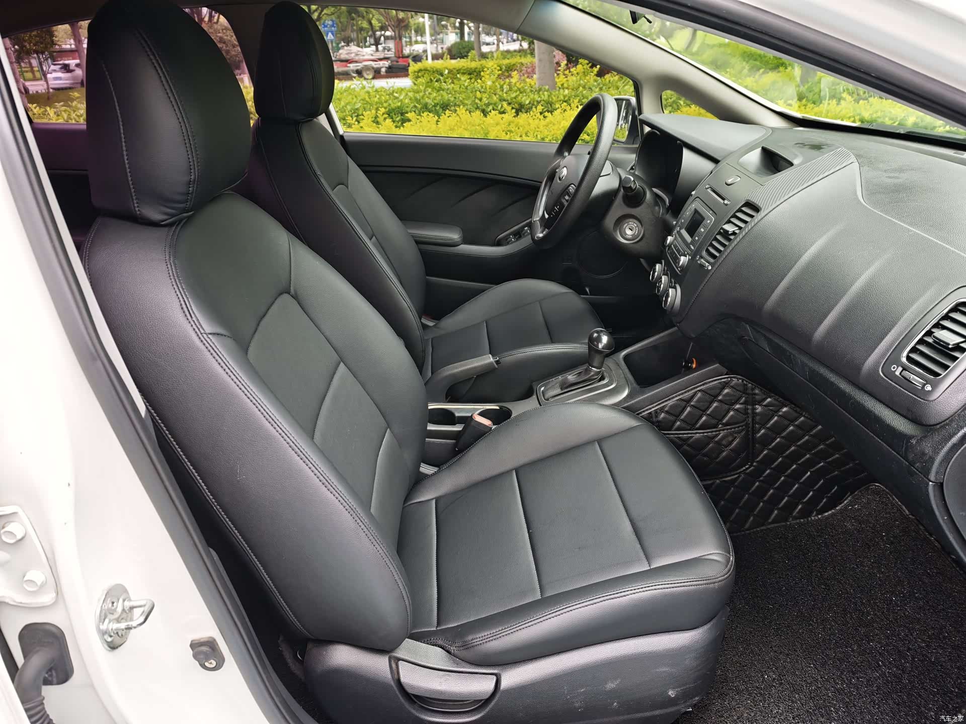 Kia K3, 2014 10