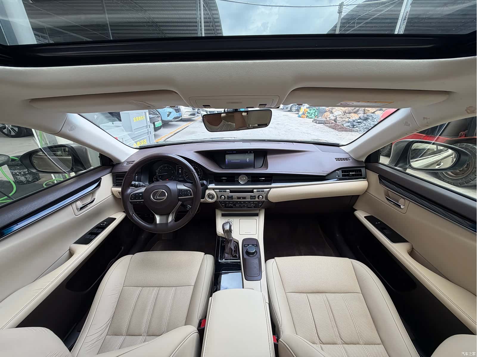 Lexus ES, 2015 11