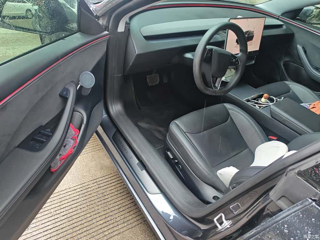 Tesla Model 3, 2025 14