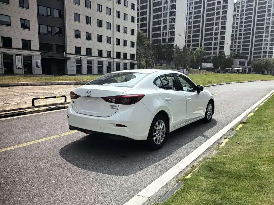 Mazda 3 Angkesaila
