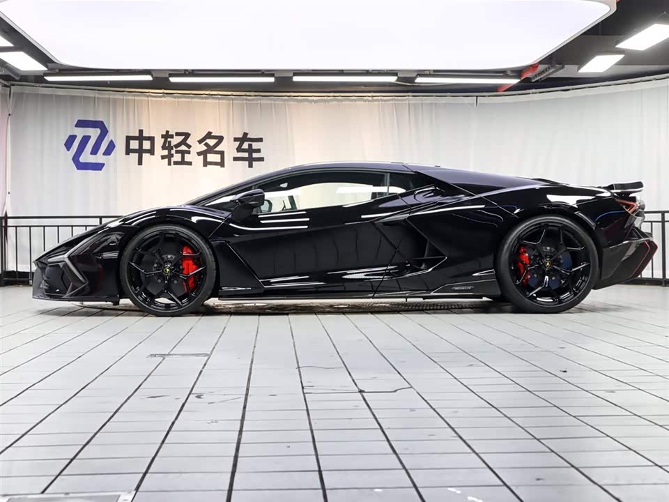 Lamborghini Revuelto Lamborghini Revuelto