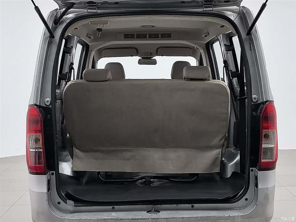 Wuling V, 2016 16