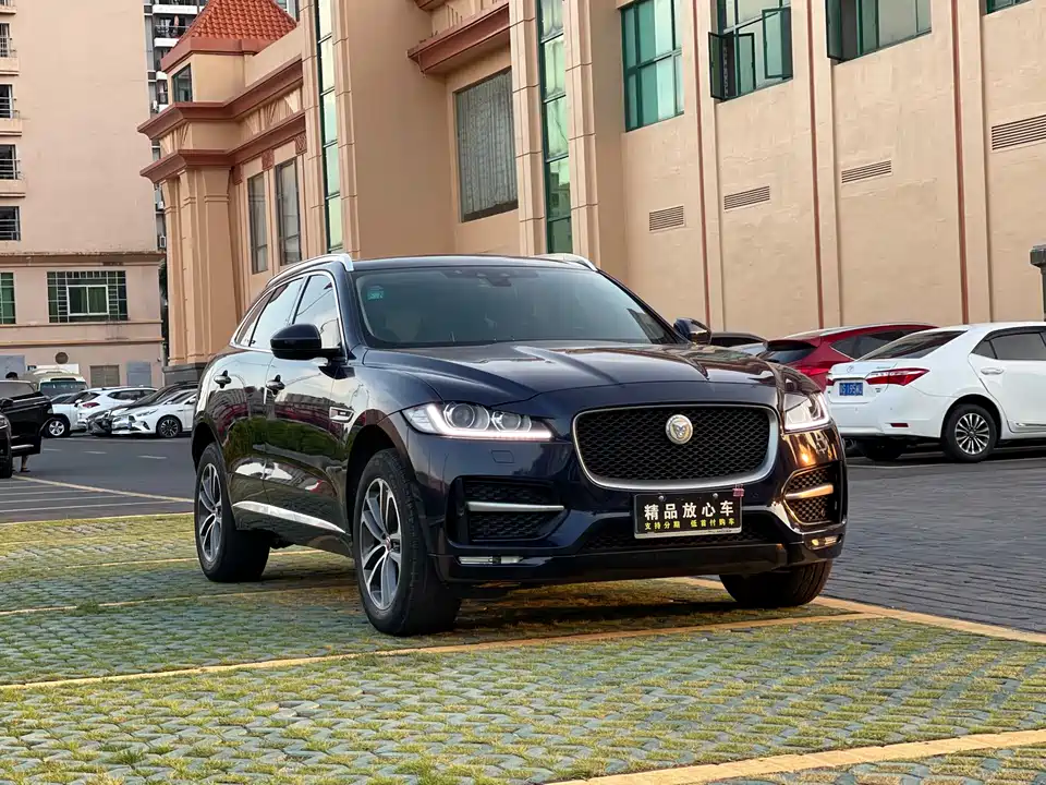 Jaguar F-PACE