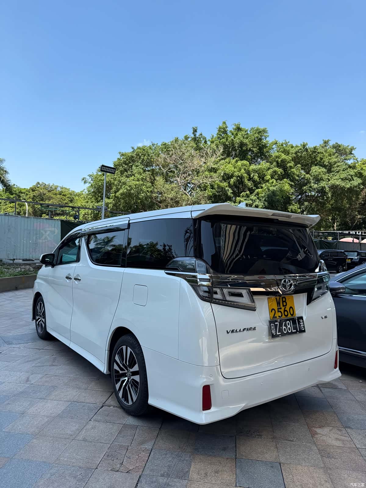 Toyota Vellfire, 2019 4