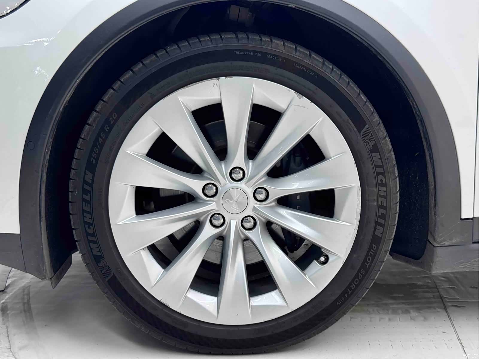 Tesla Model X, 2021 9