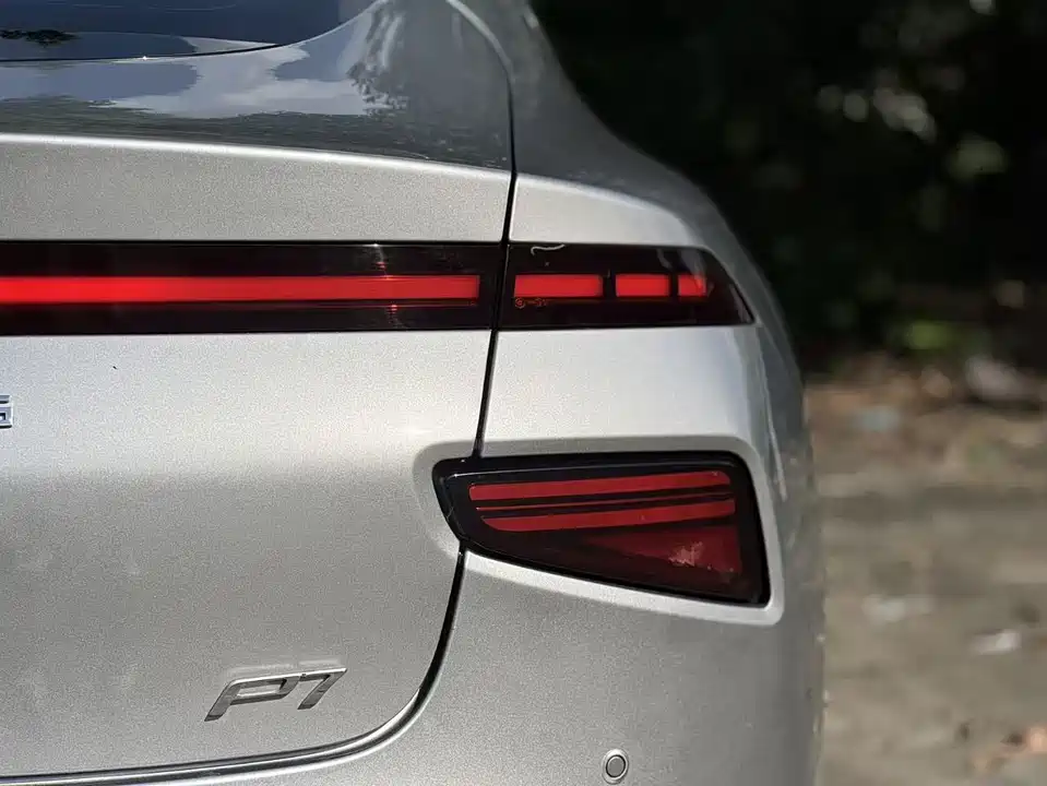 XPENG P7